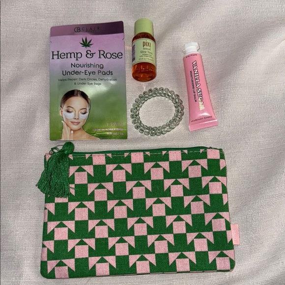 ipsy Other - Ipsy Geometric Cosmetic Bundle
